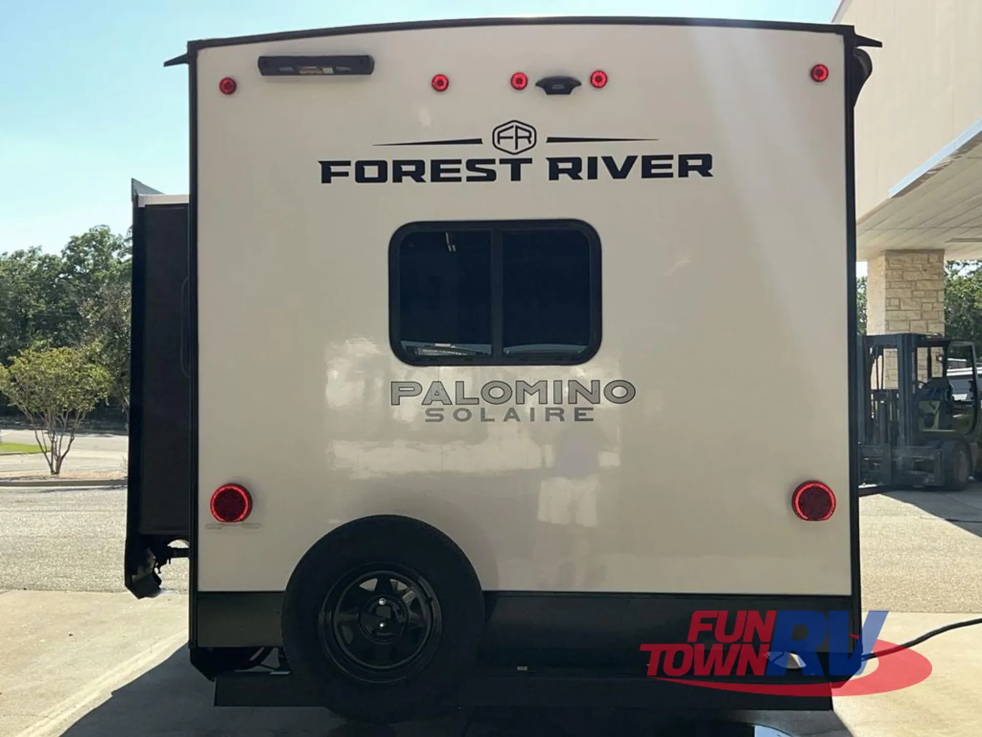 2026 Forest River Solaire 2420RBS — Photo 6