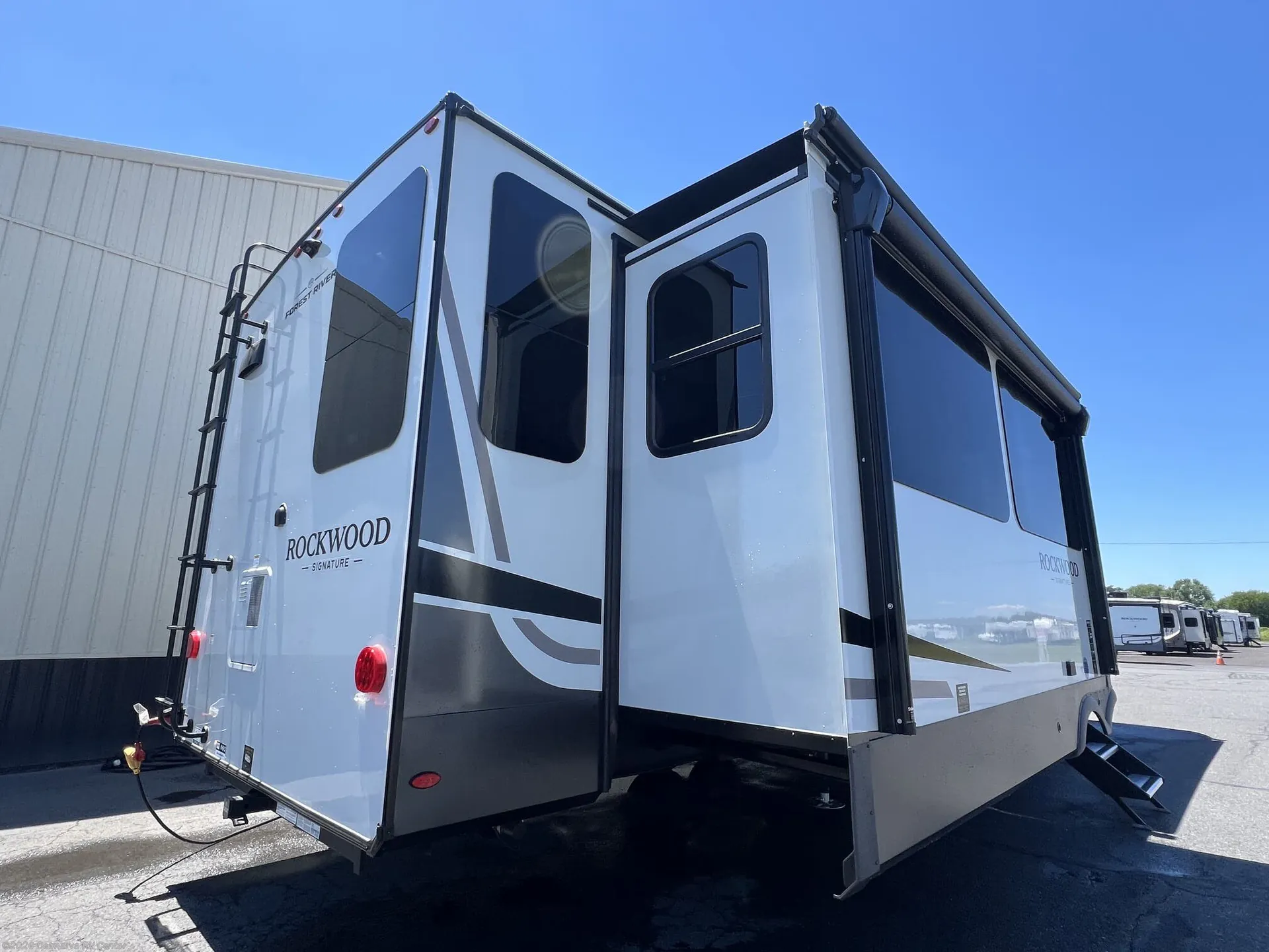 2027 Forest River Rockwood Signature 8393RK - Photo 4