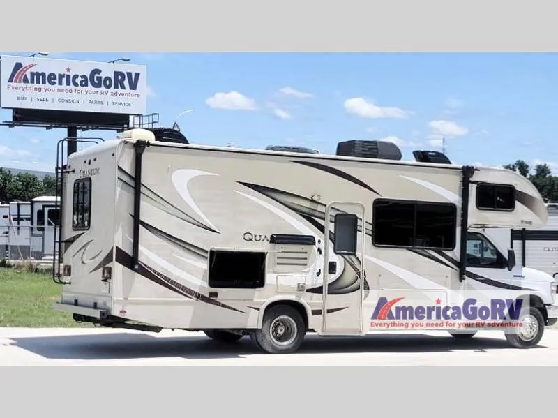 2017 Thor Motor Coach Quantum Used    RS26 - Photo 3