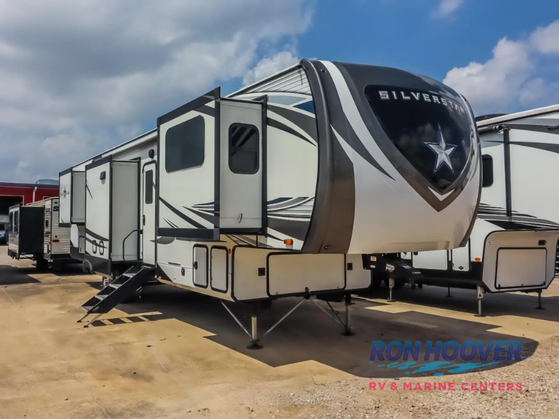2022 Highland Ridge Silverstar 376FBH - Photo 2