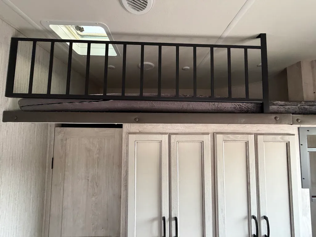 2022 Forest River Sandpiper 3330BH, Photos photo 27