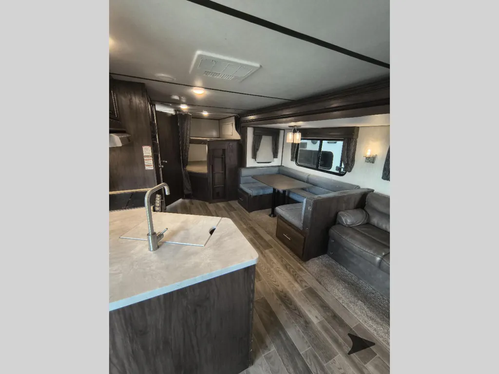 2019 Forest River Cherokee Alpha Wolf 26DBH-L, Photos photo 16