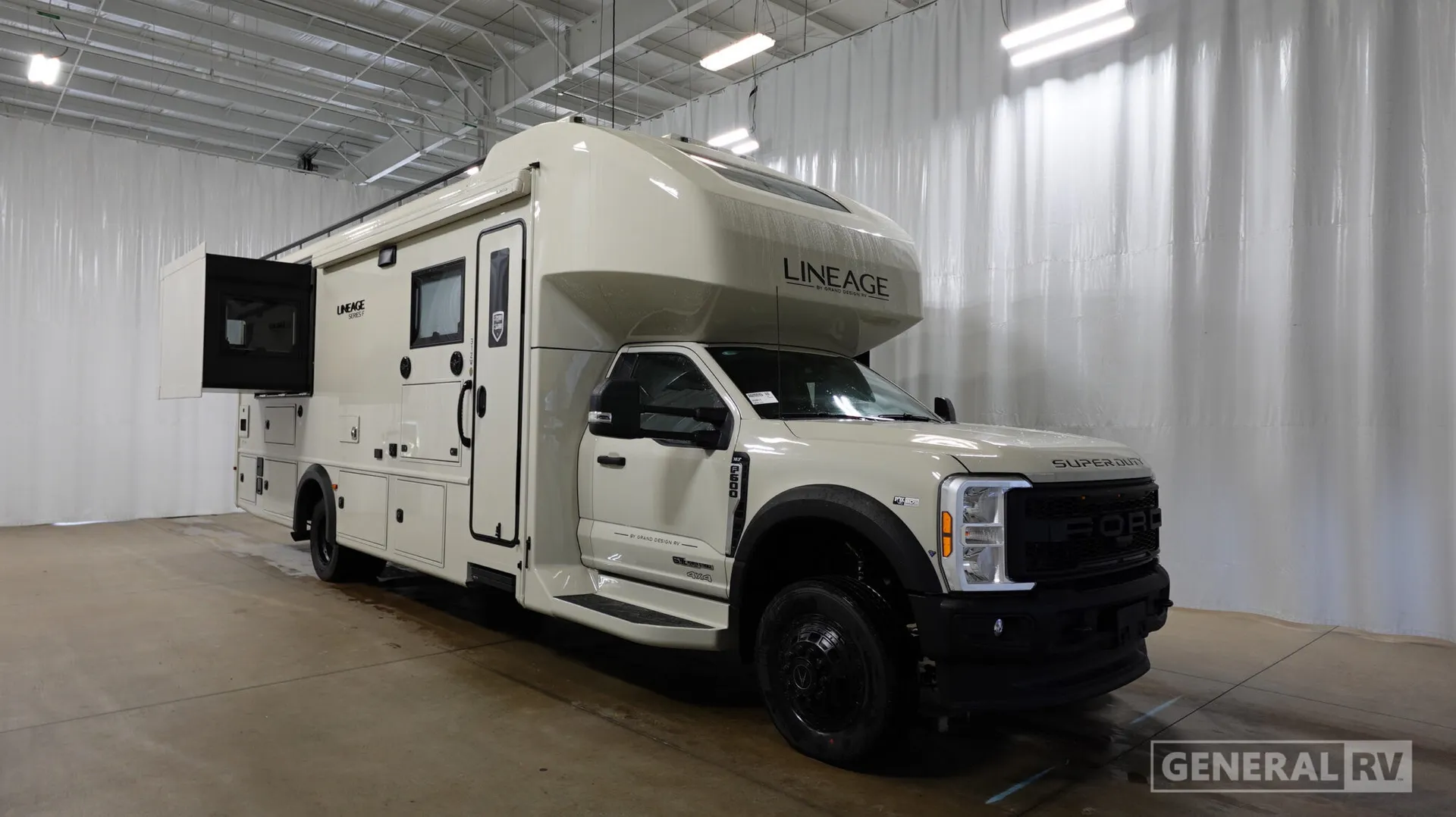 2027 Grand Design Lineage Series F 31ZW - Photo 2