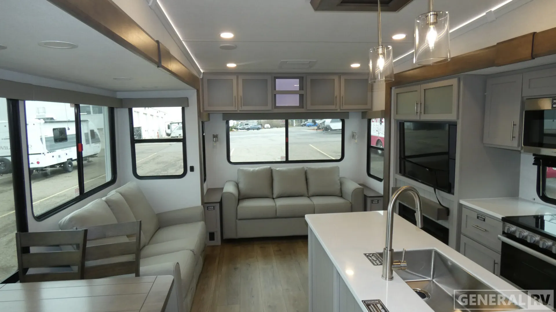 2026 Alliance RV Avenue 32RLS - Photo 3
