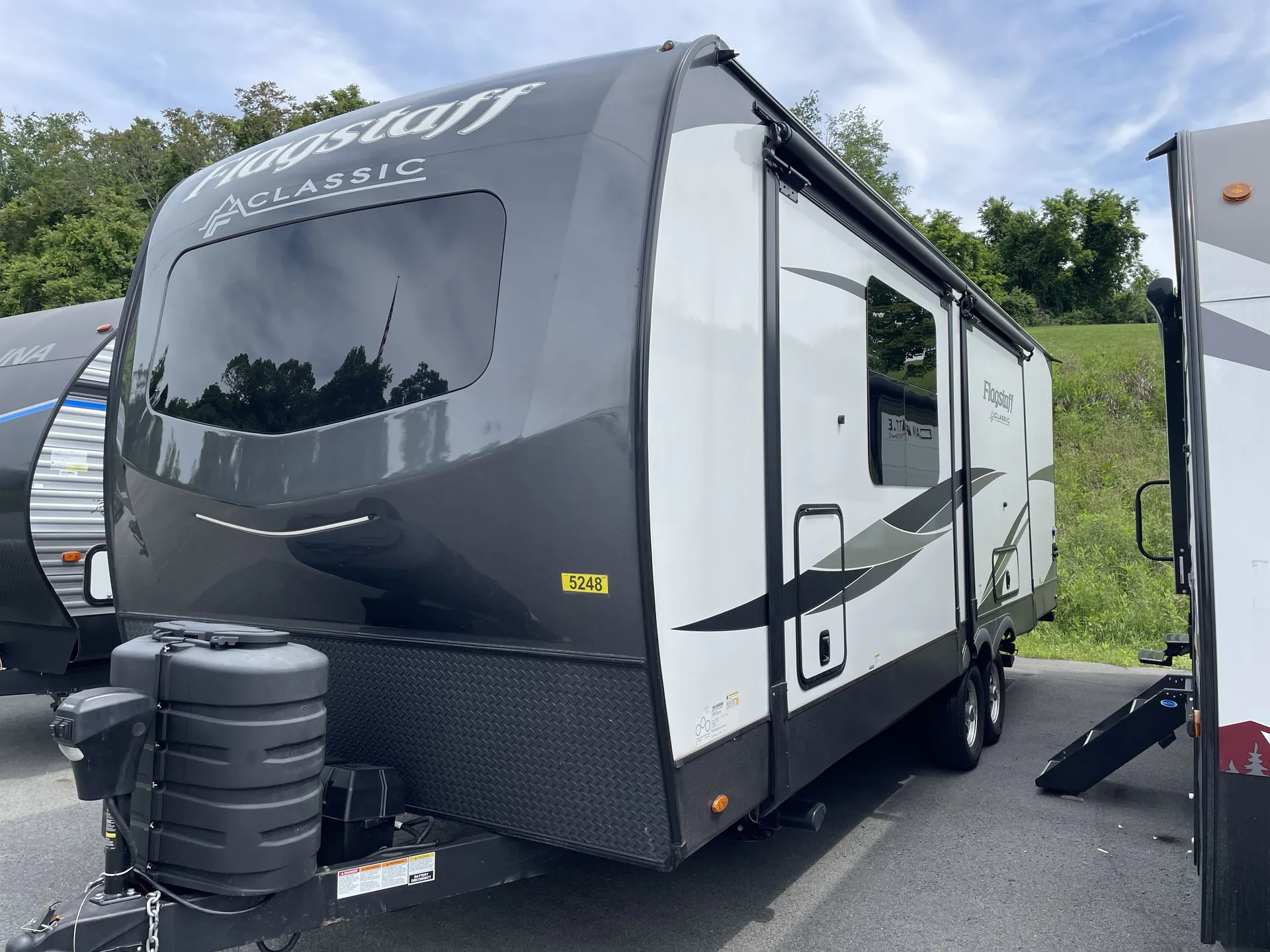 2025 Forest River Flagstaff Classic 826MBR — campside