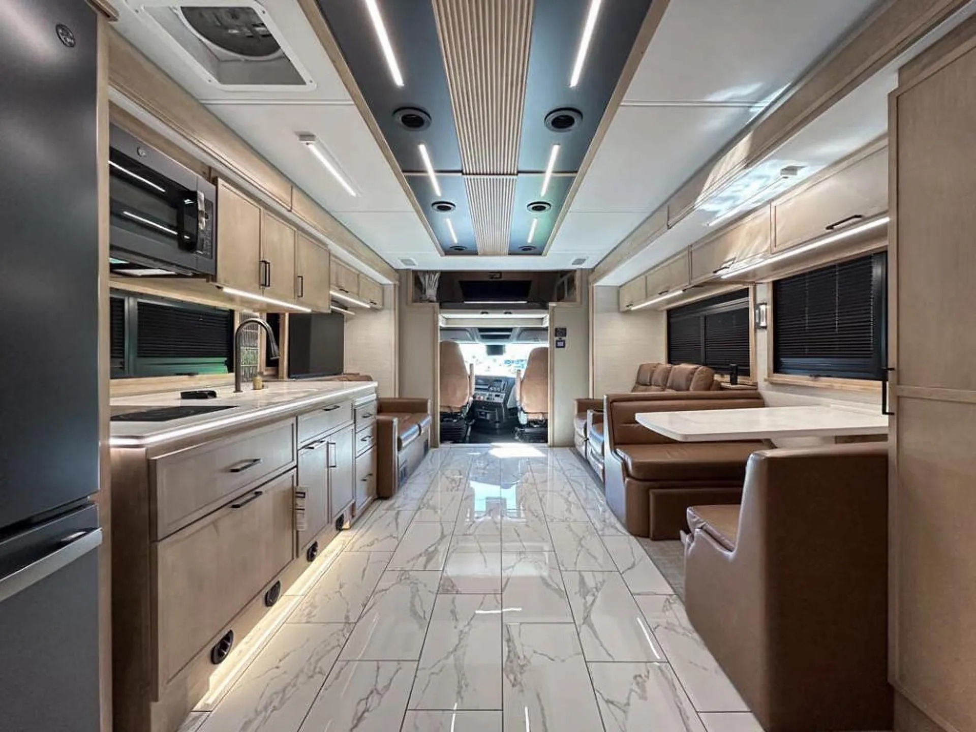 2026 Dynamax Grand Sport 45CB - Photo 3