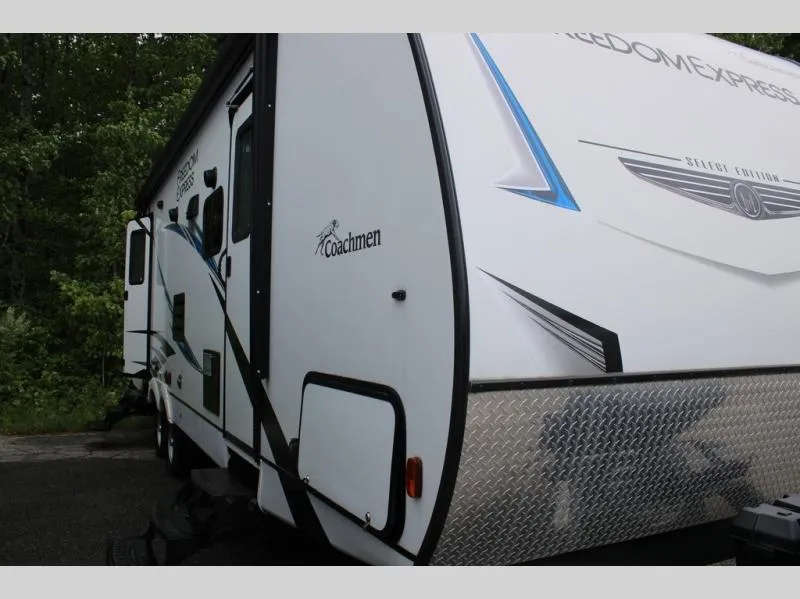 2020 Coachmen RV Freedom Express 287BHDS - Photo 4
