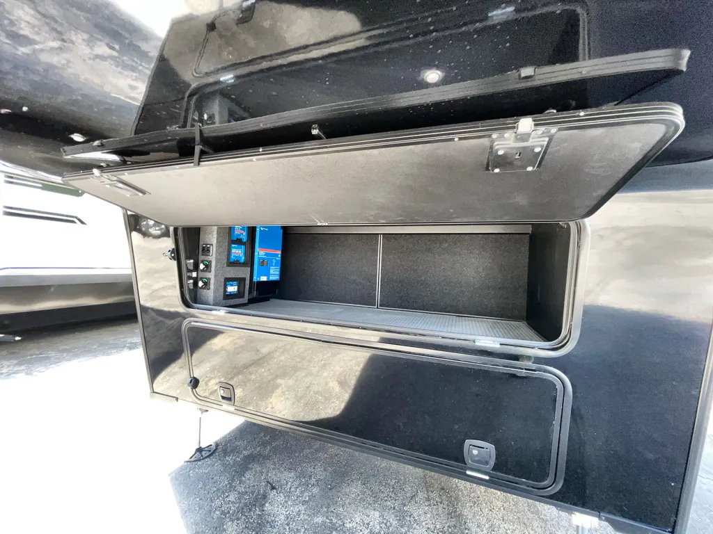 2026 Brinkley Model G 4100, Photos photo 8