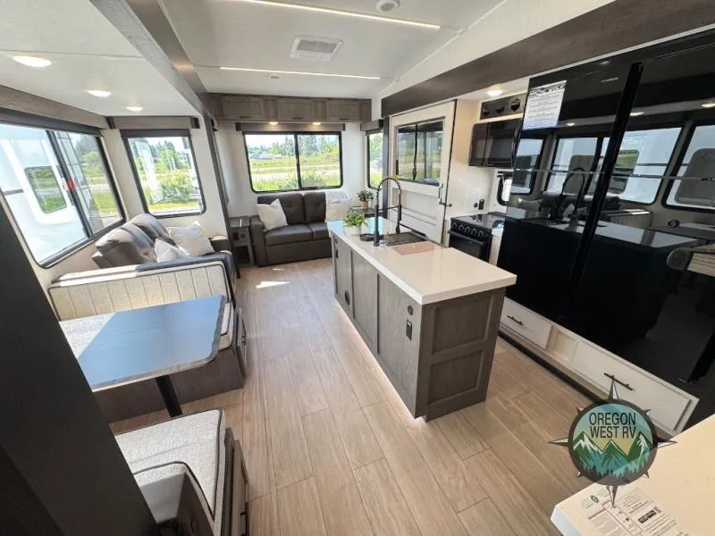 2026 Forest River Cherokee Arctic Wolf 3650SUITE - Photo 3