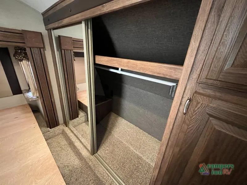 2015 Keystone RV Cougar 288RLS - Photo 2