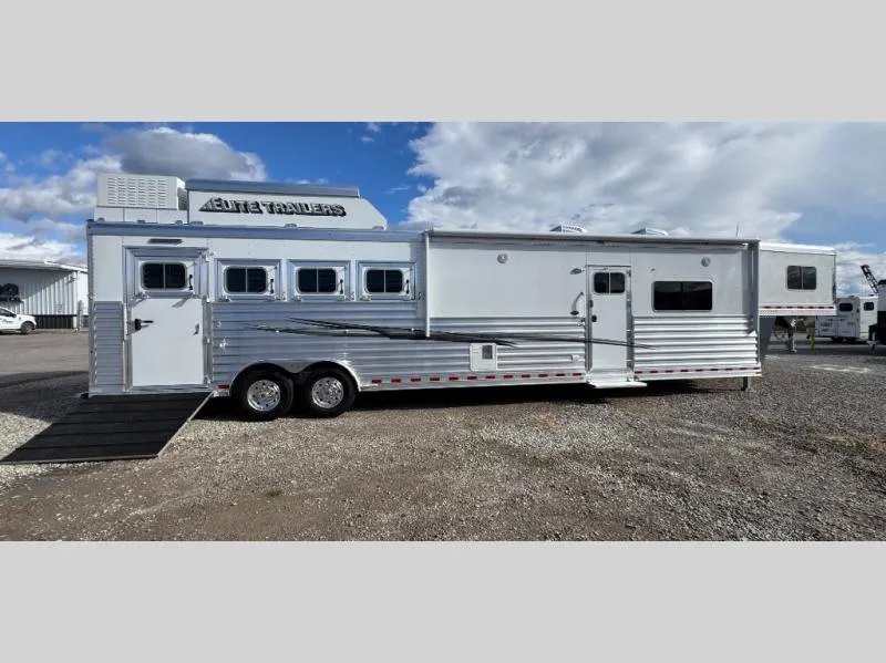 2025 Elite 4 Horse LQ Model with Top Features - Main photo