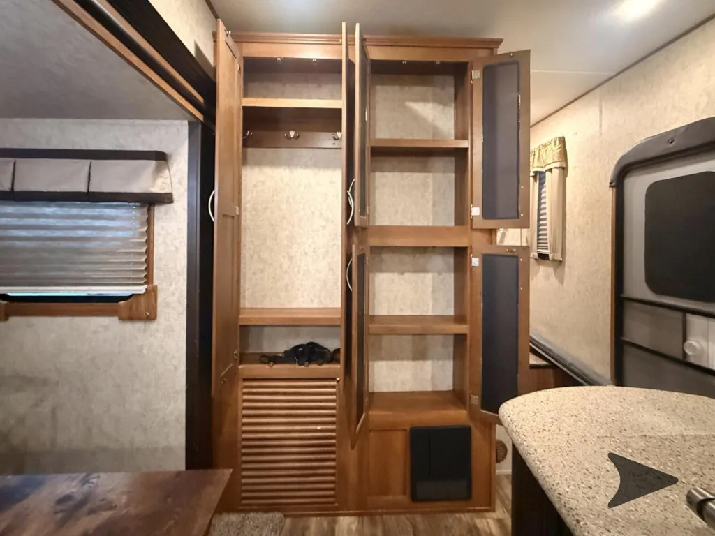 2017 Prime Time Crusader 295RST, Photos photo 35