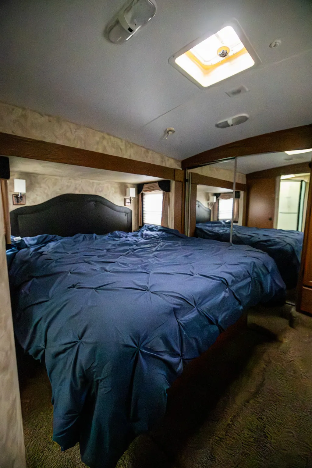 2011 Keystone Montana 3100RL, Photos photo 23