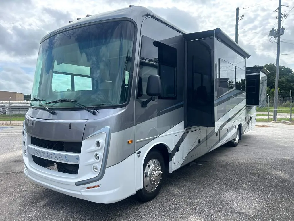 2027 Entegra Coach Vision XL 36C - Photo 4