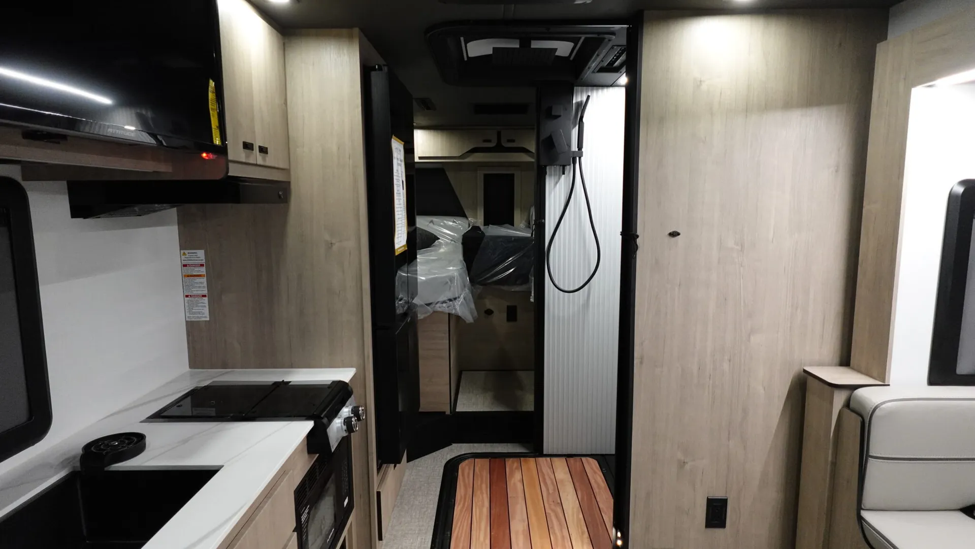 2026 Grand Design Lineage Series M 25TK - Photo 3
