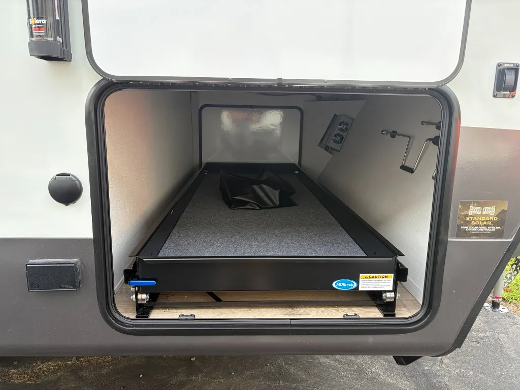 2027 Forest River Rockwood Ultra Lite 2916RL — Photo 5