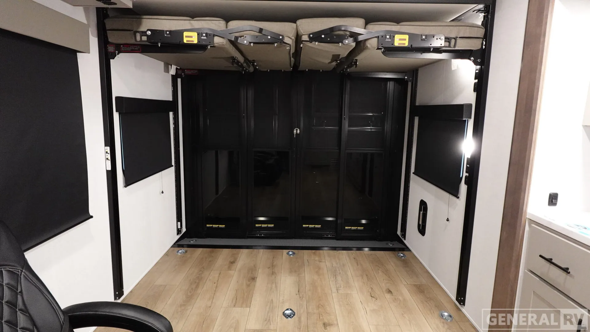 2026 Alliance RV Valor 27T14 - Photo 3