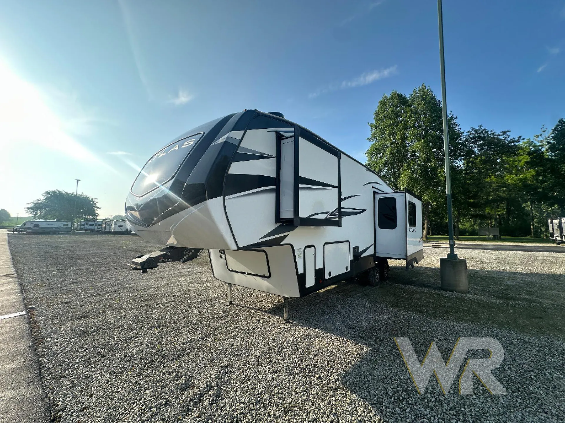 2022 Dutchmen Atlas 2942BHF - Photo 4