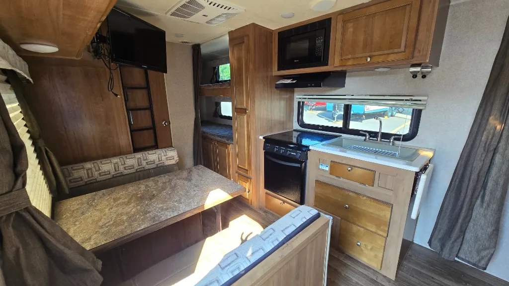 2019 Forest River Flagstaff Micro Lite 23LB — Photo 7