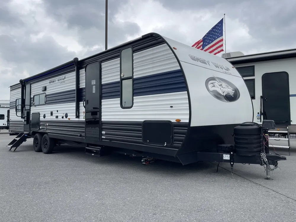 2024 Forest River Cherokee Grey Wolf Black Label 29QBBL - Photo 2