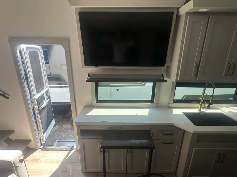 2026 Brinkley Model Z 2810, Photos photo 10