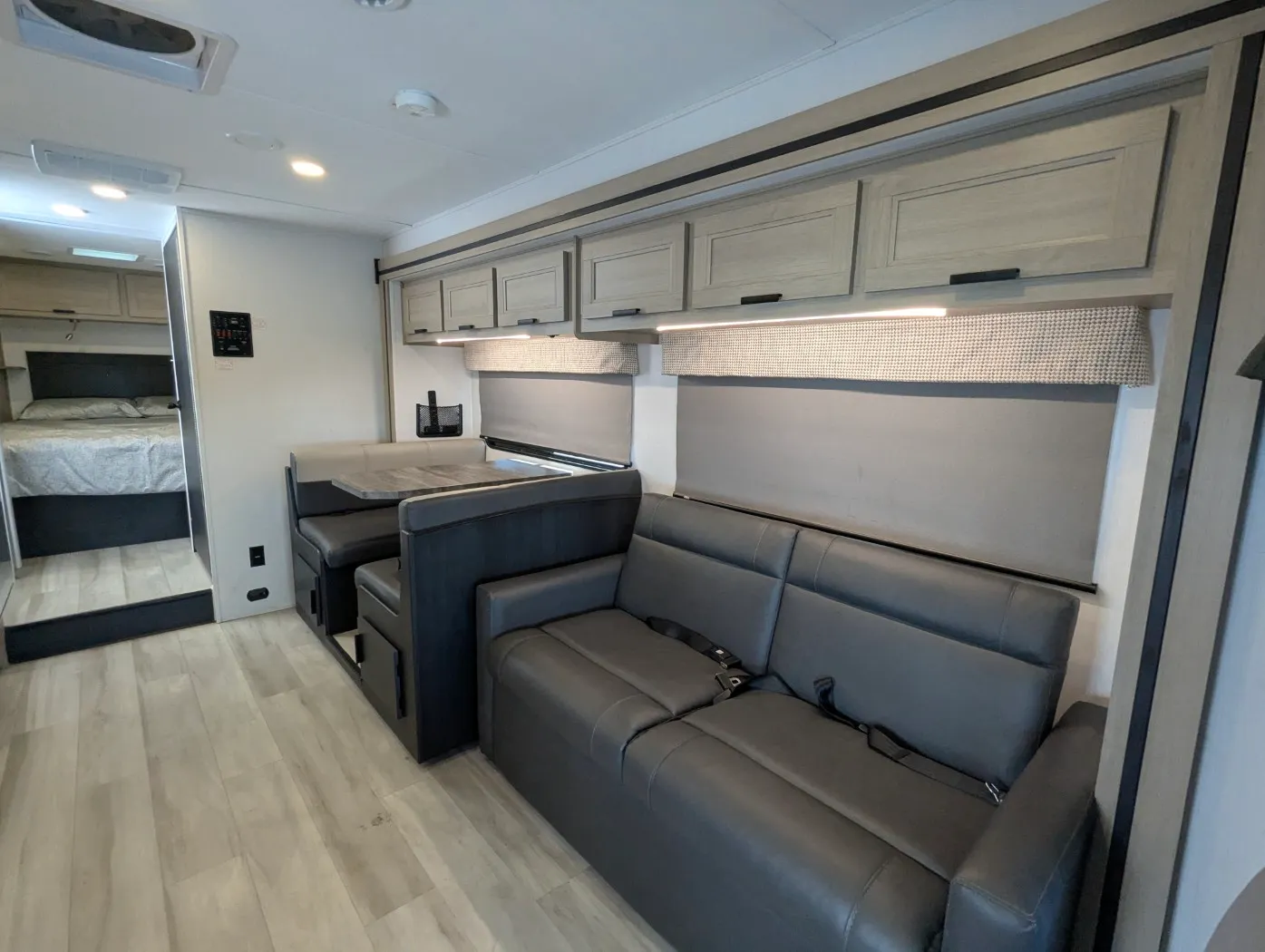 2025 Forest River Sunseeker LE 2850SLE — Photo 6