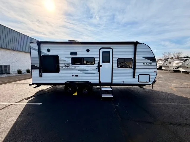 2026 Jayco Jay Flight SLX 210QB - Photo 3