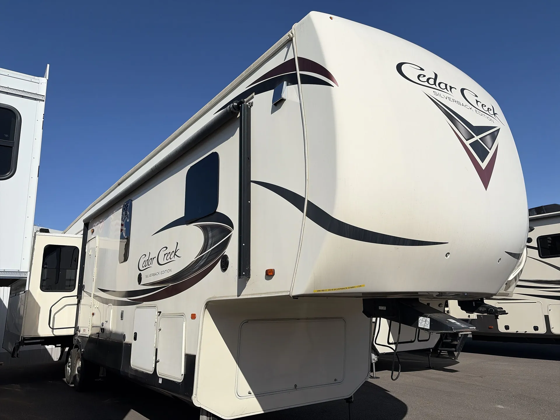 2019 Forest River Cedar Creek Silverback 37MBH - Photo 2