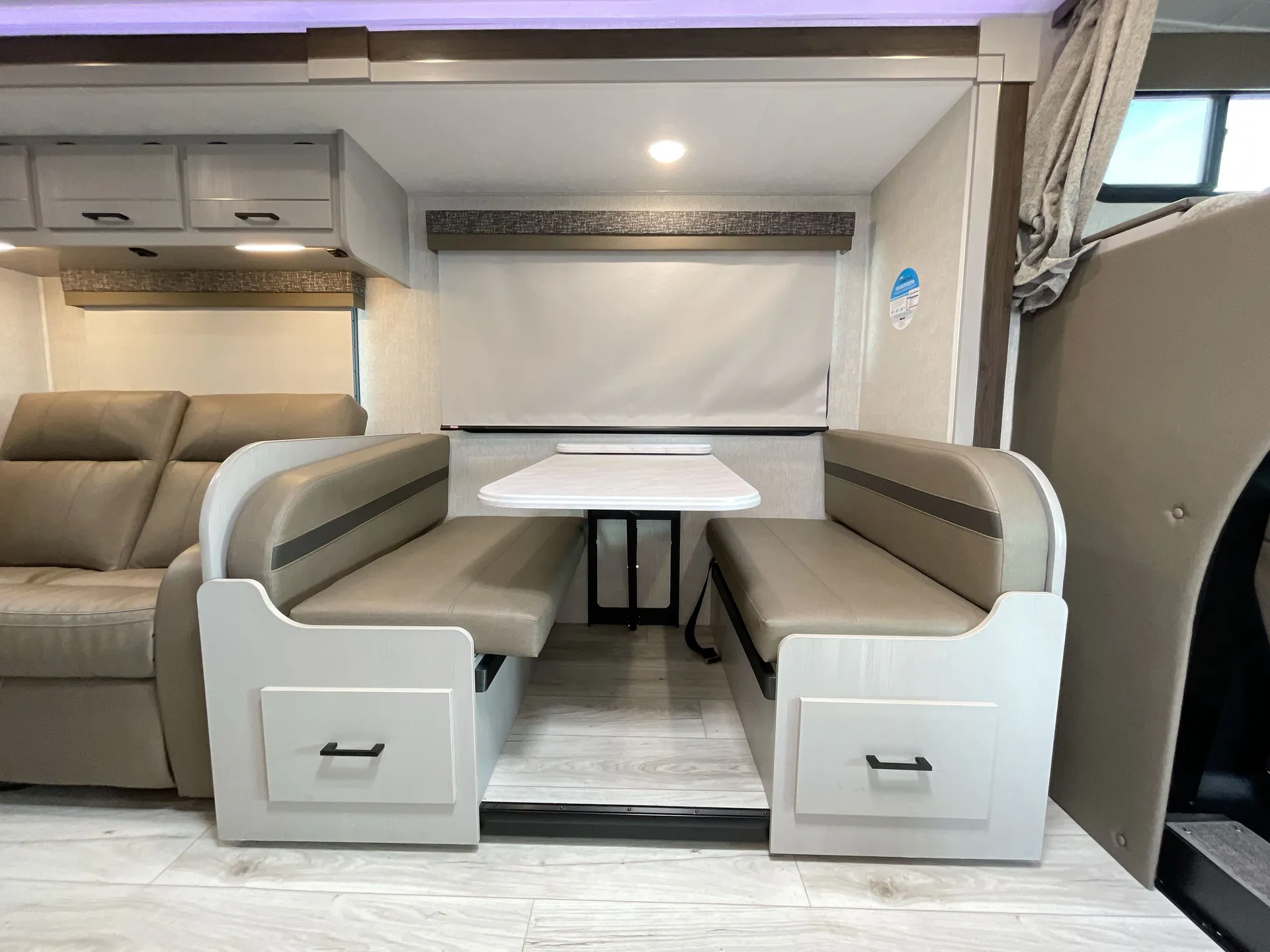 2025 Coachmen Entourage 340BH - Photo 3