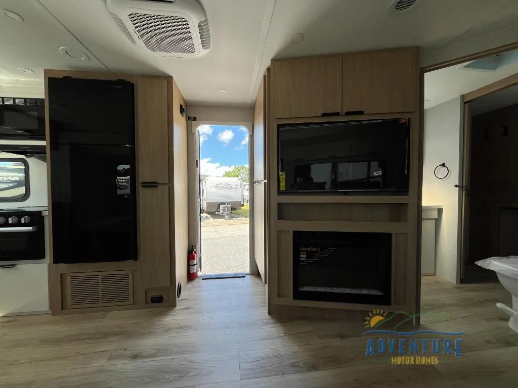 2026 Winnebago Thrive 26FKD - Photo 3