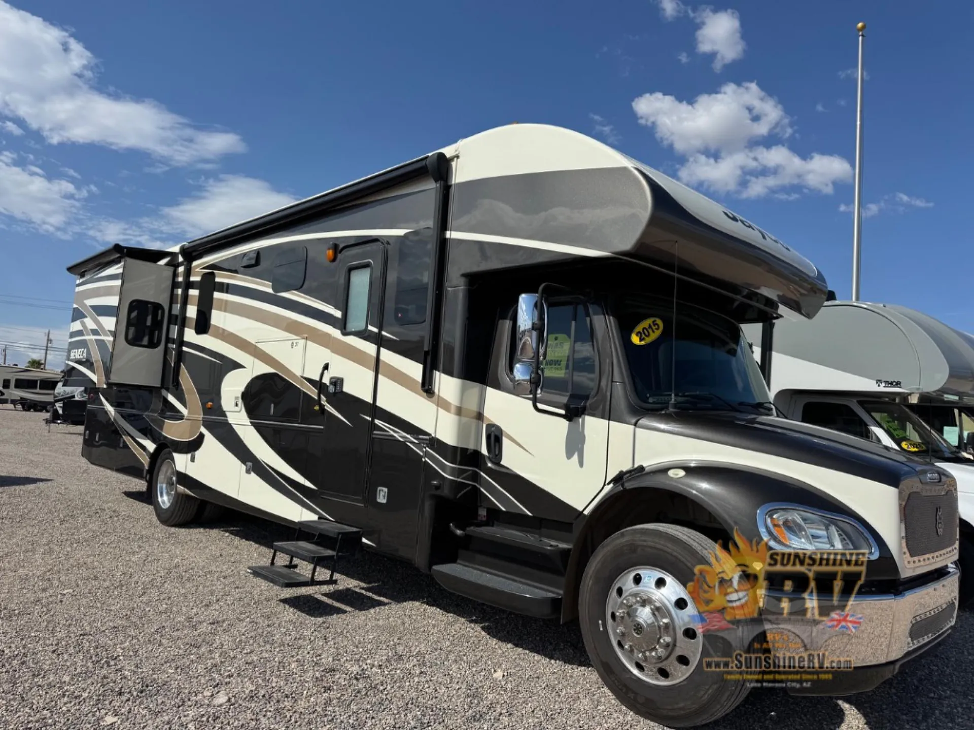 2015 Jayco Seneca 37RB - Photo 2