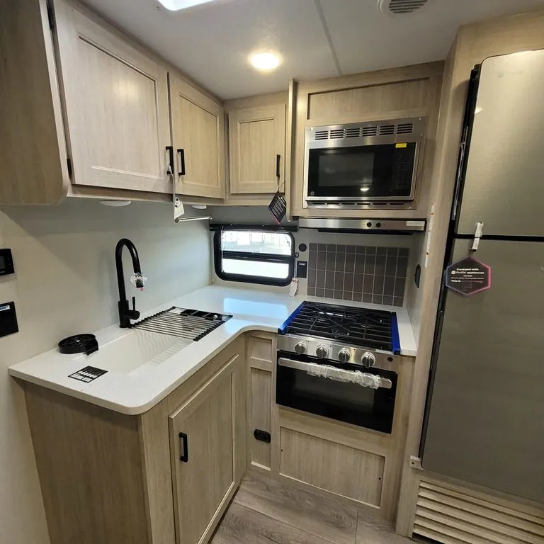 2026 Coachmen Catalina Legacy Edition 333DORM, Photos photo 11