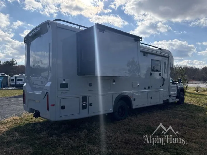 2026 Grand Design Lineage Series F 31ZW - Photo 3