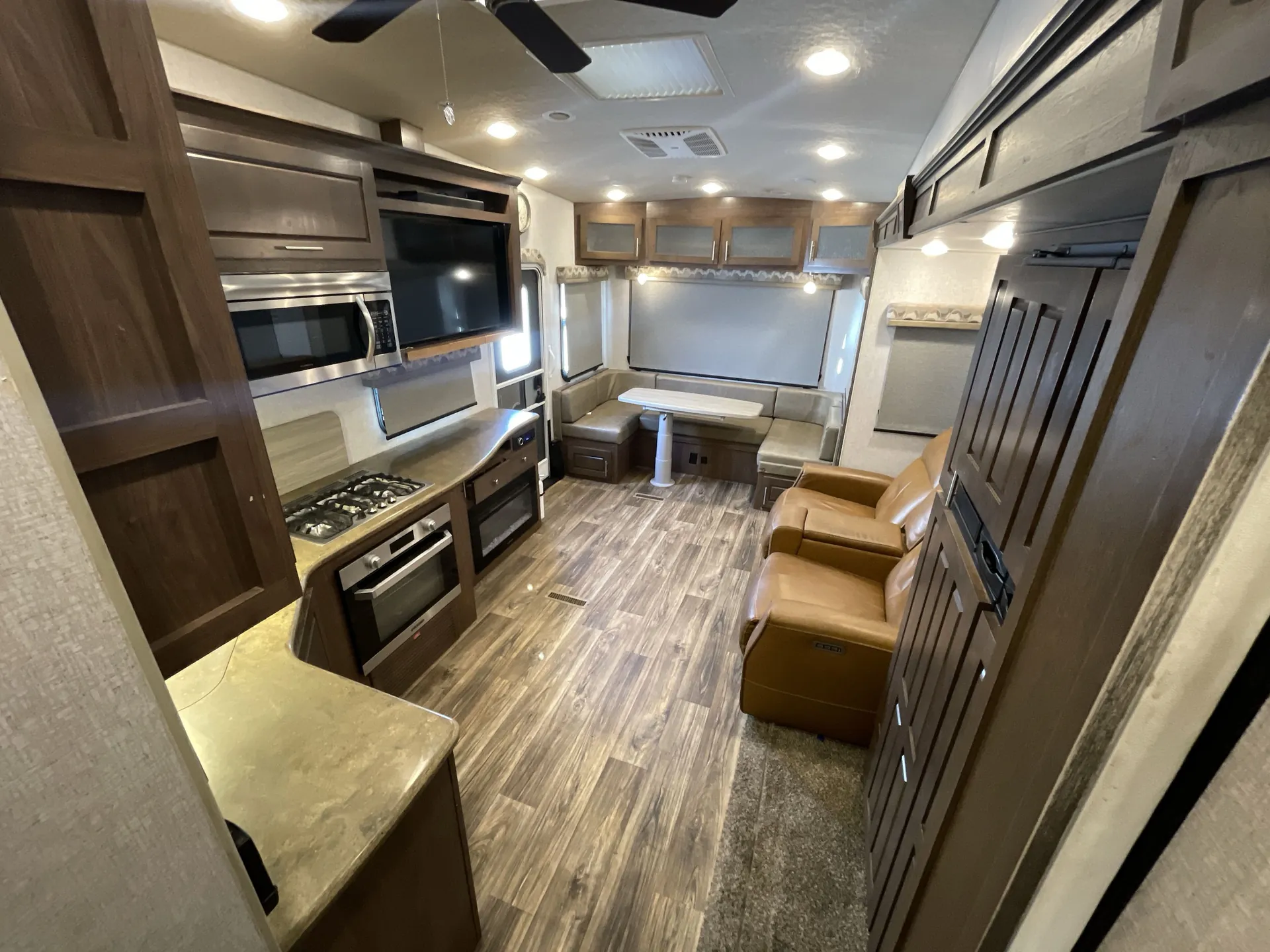 2023 Northwood Arctic Fox Grande Ronde 30 5RD — living area main