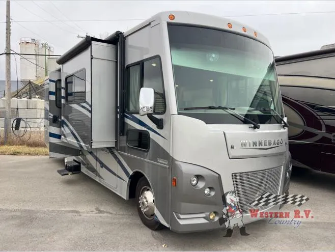 2018 Winnebago Vista LX 30T - Photo 2
