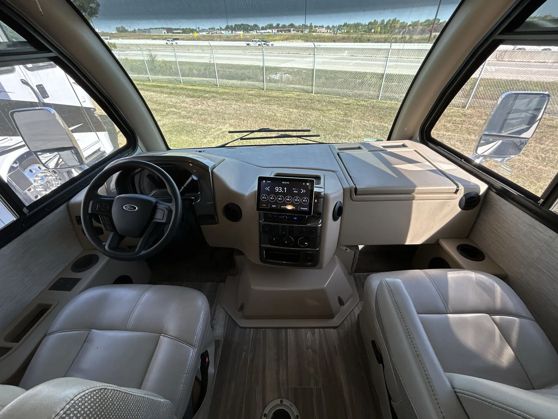 2021 Thor Motor Coach Axis 24.3 — living area main