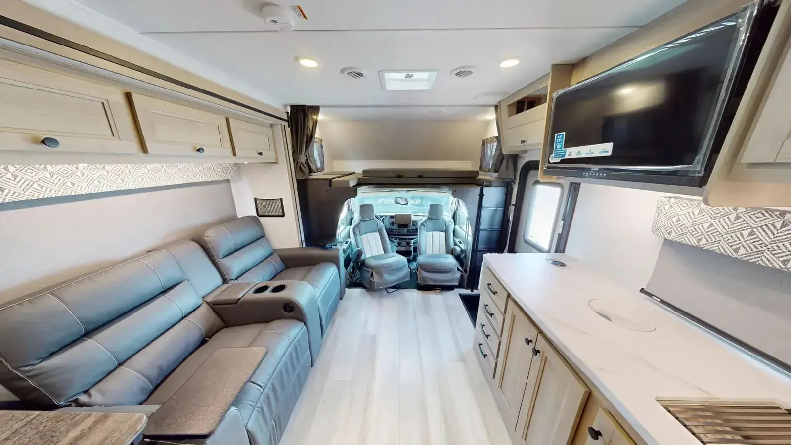 2027 Forest River Sunseeker 3010DS — Photo 5