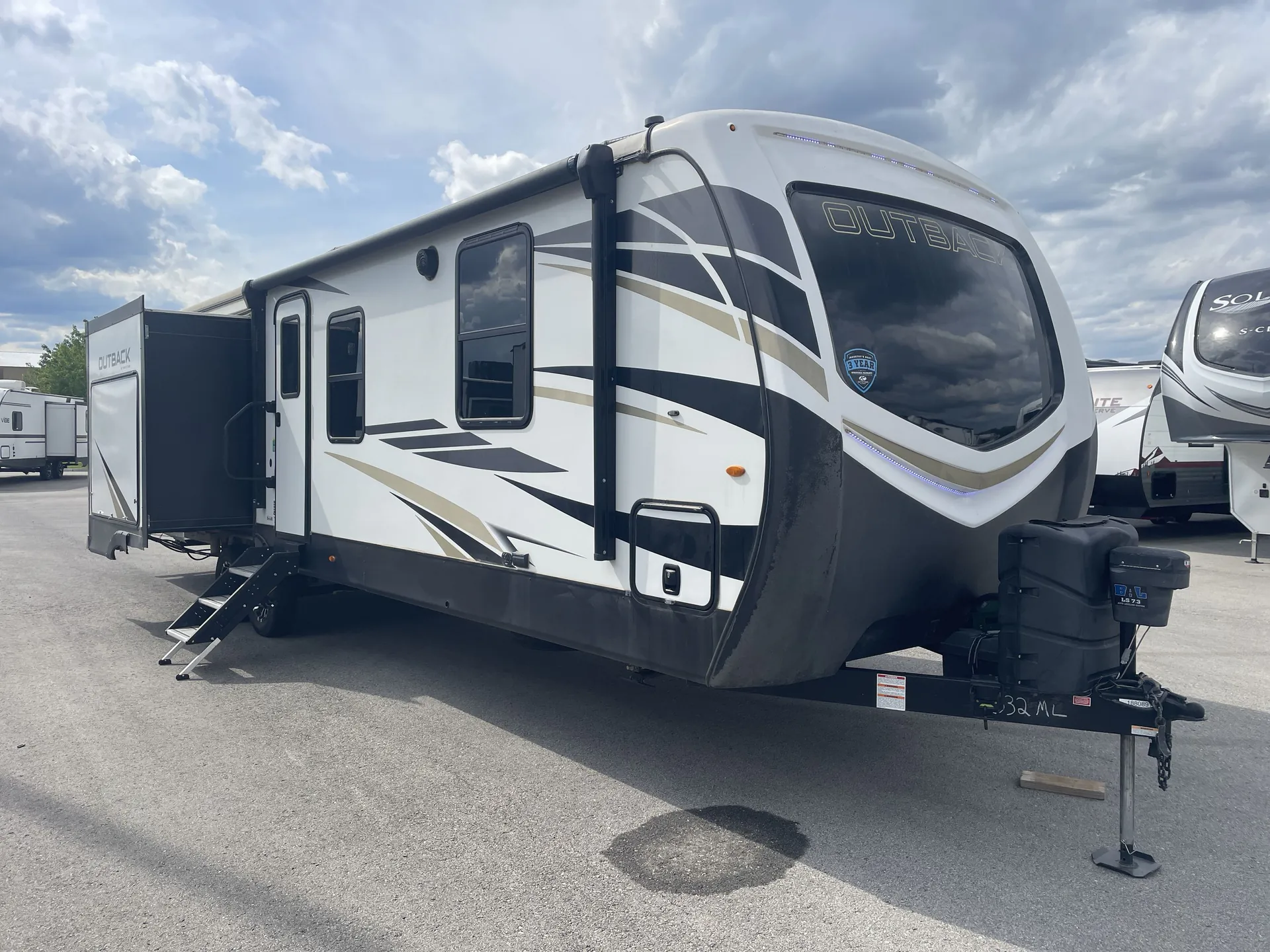 2022 Keystone Outback 332ML - Photo 2