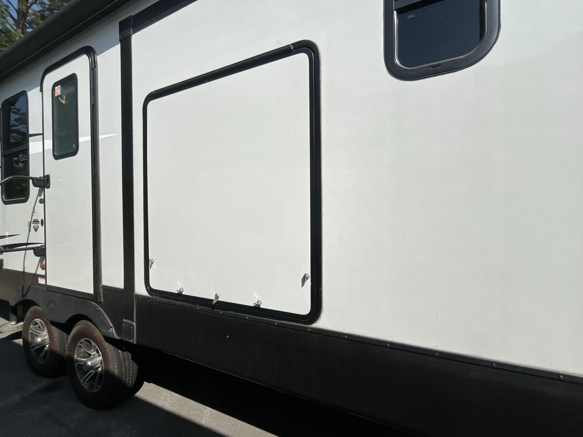 2022 Keystone Sprinter Limited 333FKS — living area main