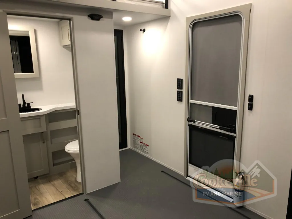 2026 Brinkley Model G 3970, Photos photo 15