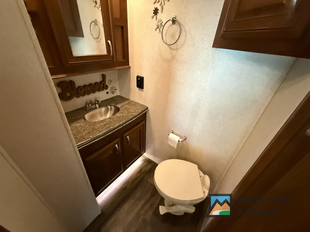 2017 Jayco Pinnacle 36FBTS, Photos photo 16