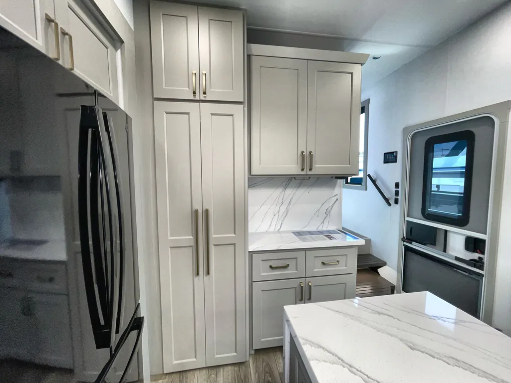 2026 Brinkley Model G 4100, Photos photo 22