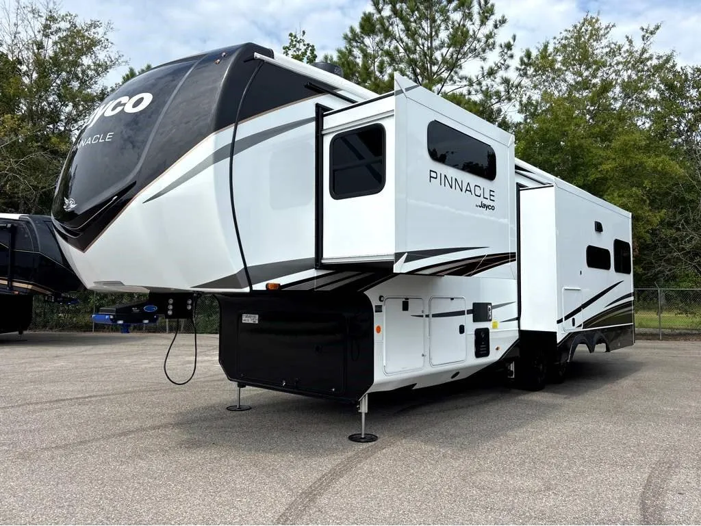 2026 Jayco Pinnacle 32RLTS - Photo 4