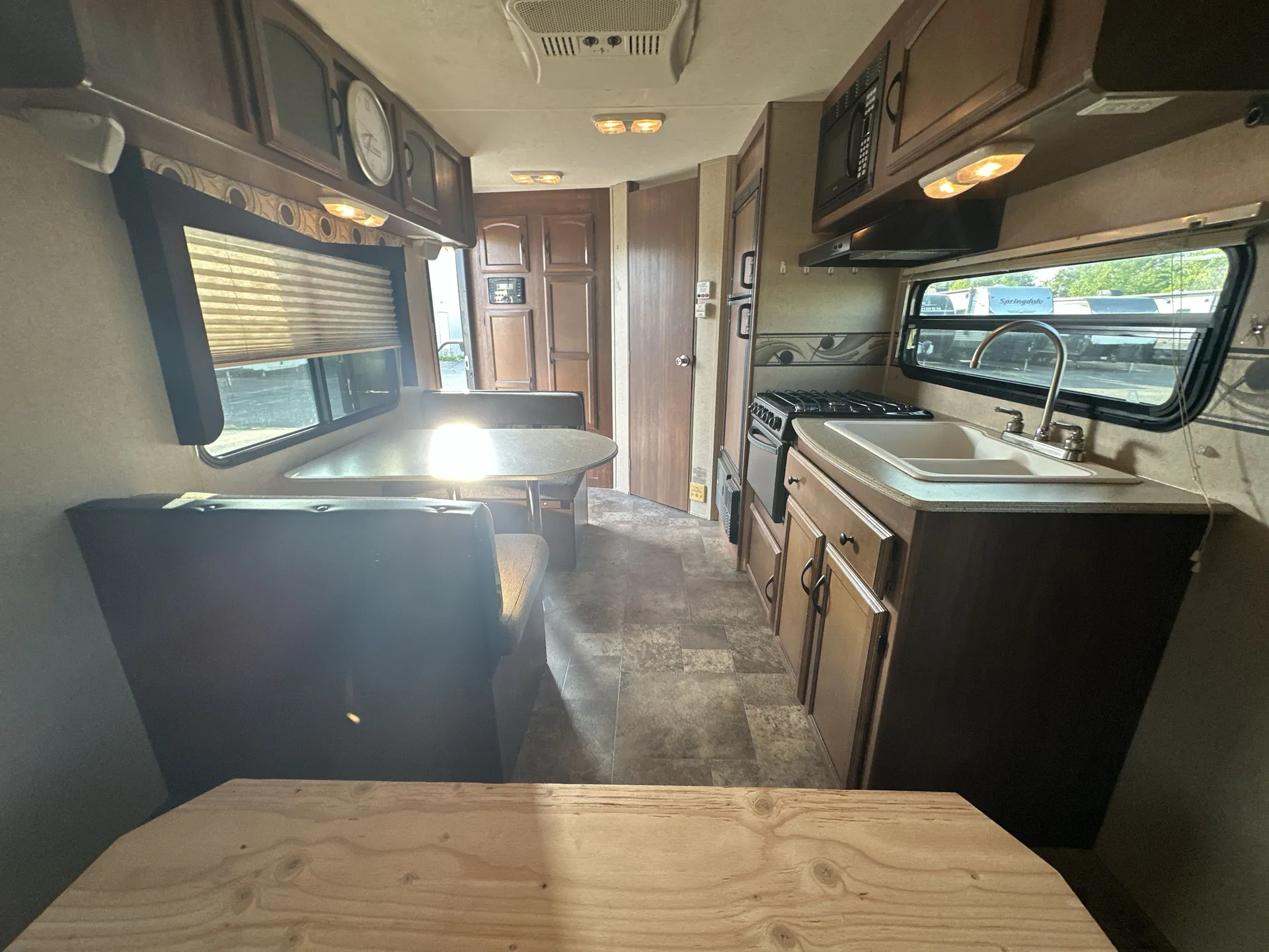 2014 Coachmen Freedom Express LTZ 191RB — living area main