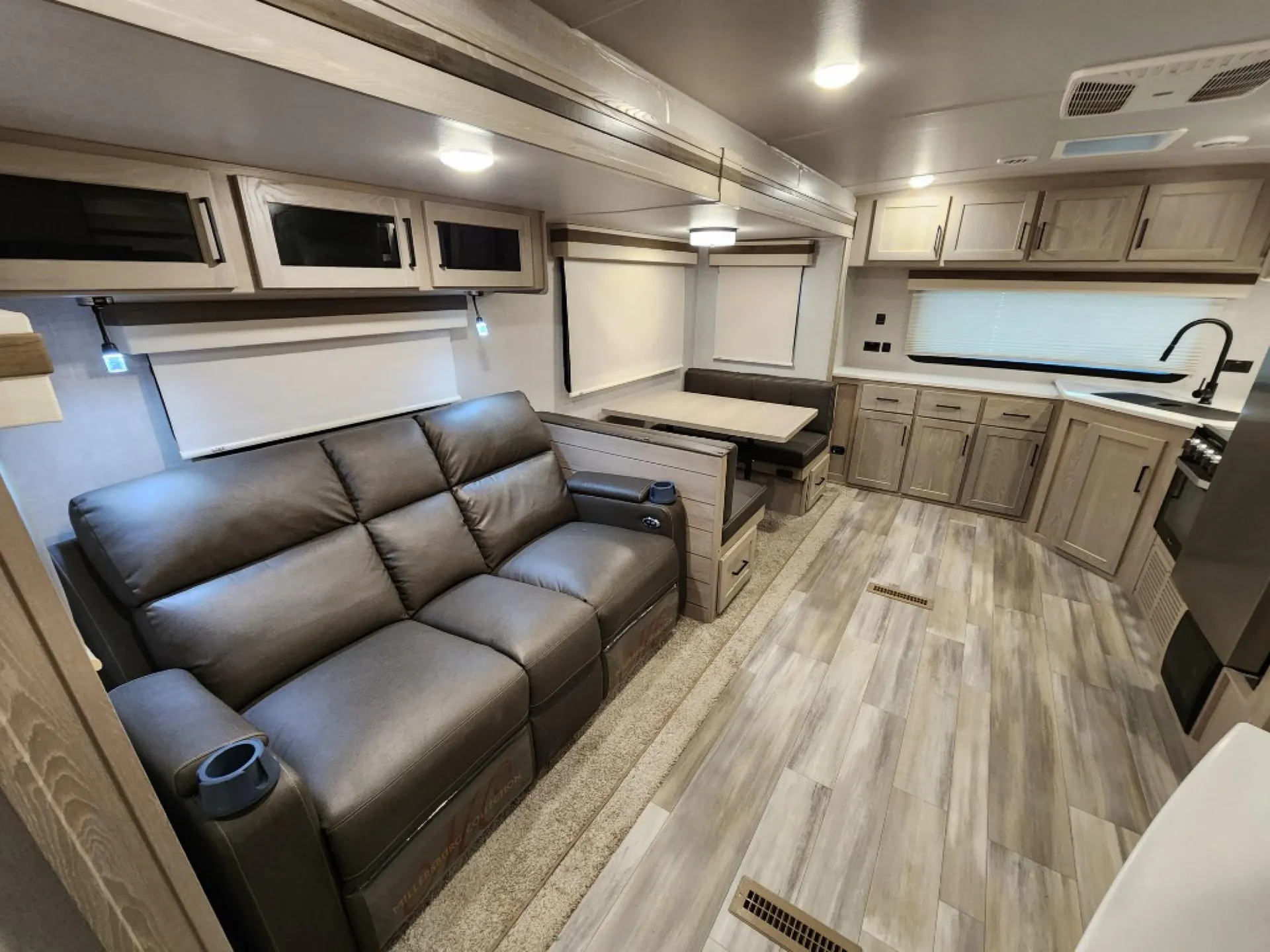 2022 Forest River Rockwood Ultra Lite 2608BS — Photo 7