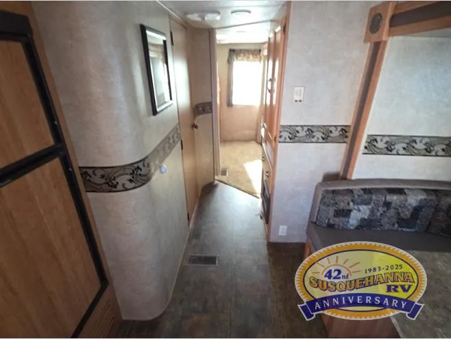 2011 Keystone RV Sprinter 311BHS - Photo 4