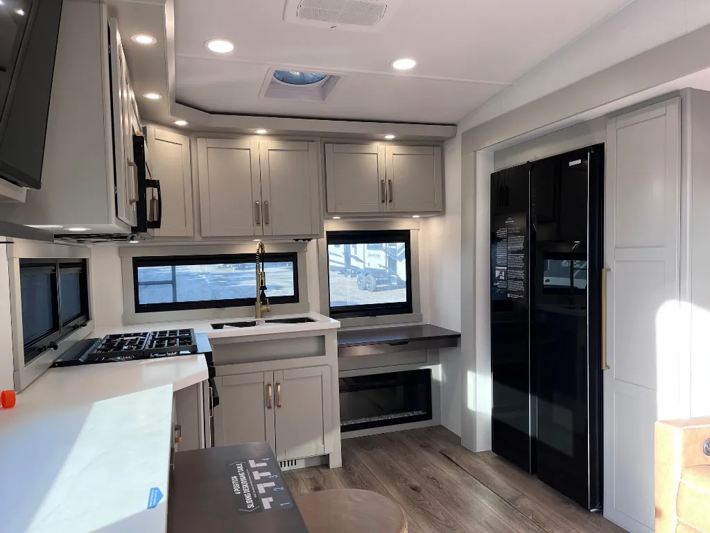 2026 Brinkley Model Z 2680, Photos photo 6