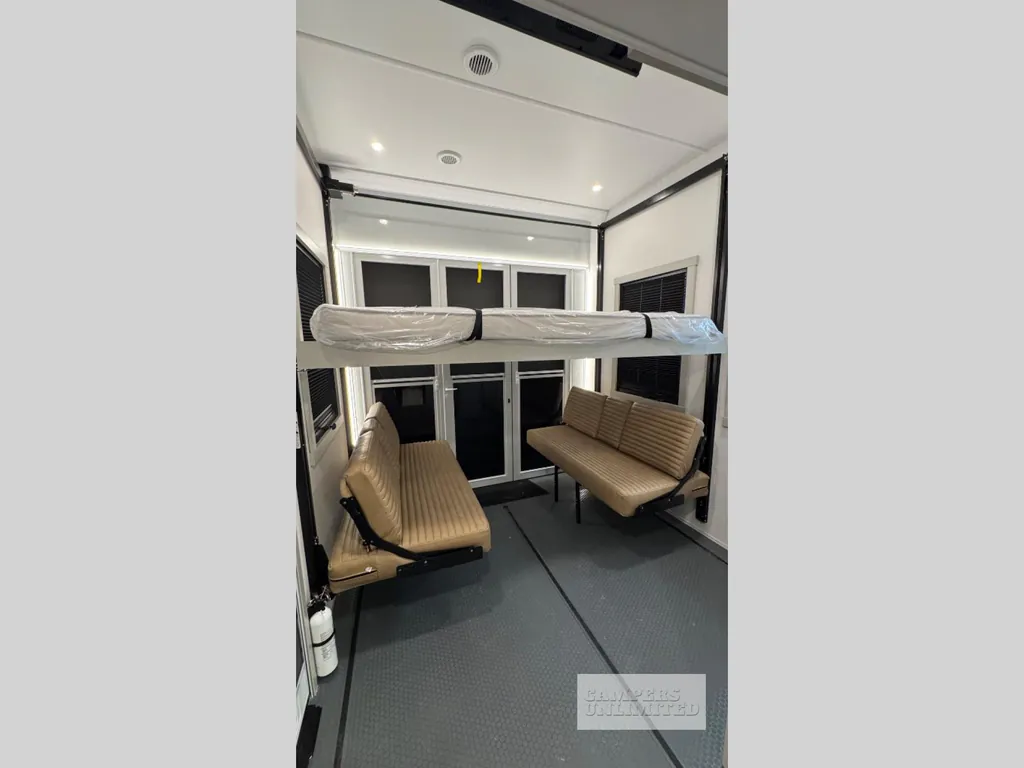 2026 Brinkley Model G 3520, Photos photo 12
