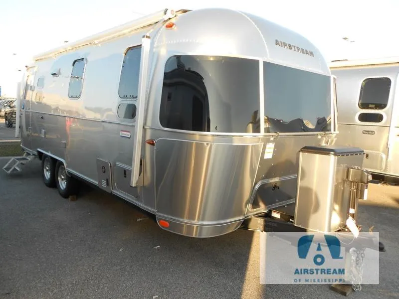 2026 Airstream International 25FB - Photo 2
