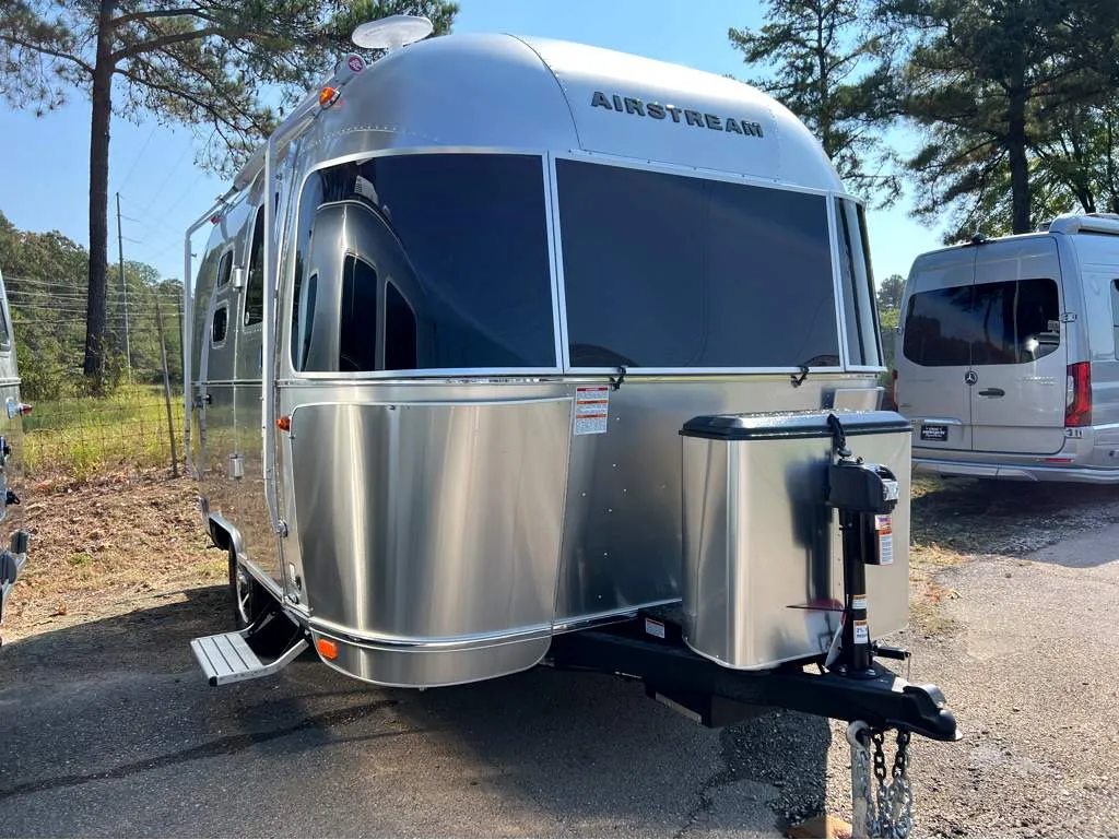 2026 Airstream Caravel 16RB - Photo 2